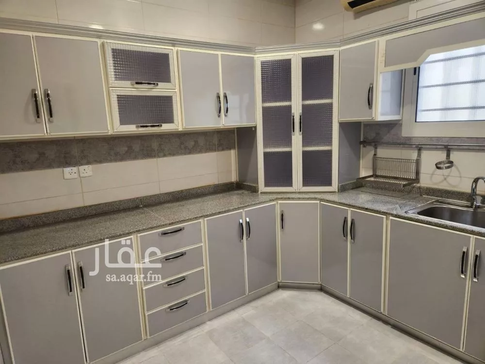 3 bedroom floor in Al Yasmin 2