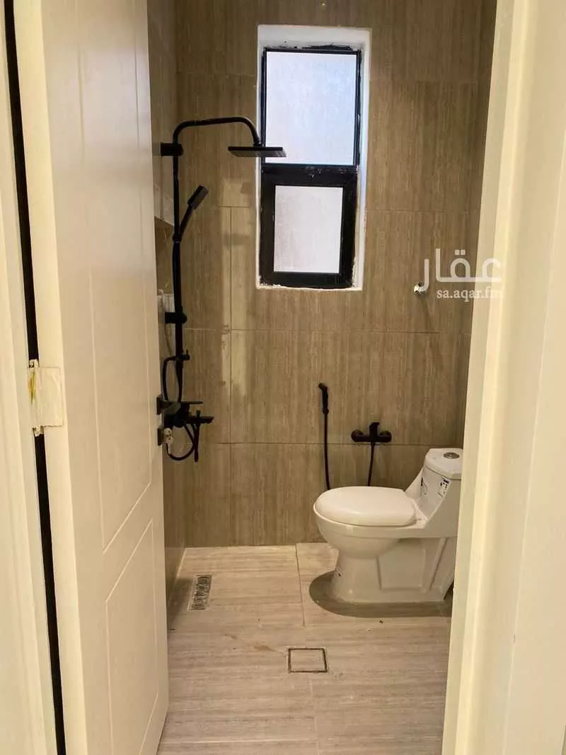 5 bedroom villa in Al Janadriyah 2