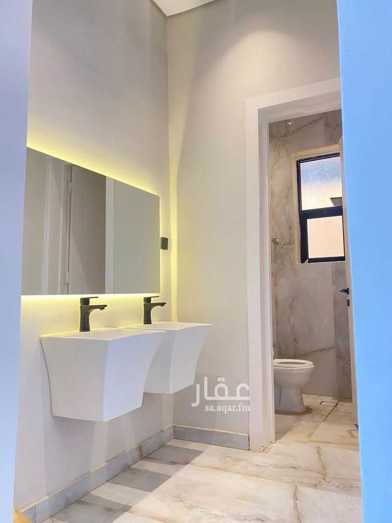 5 bedroom villa in Al Janadriyah 11
