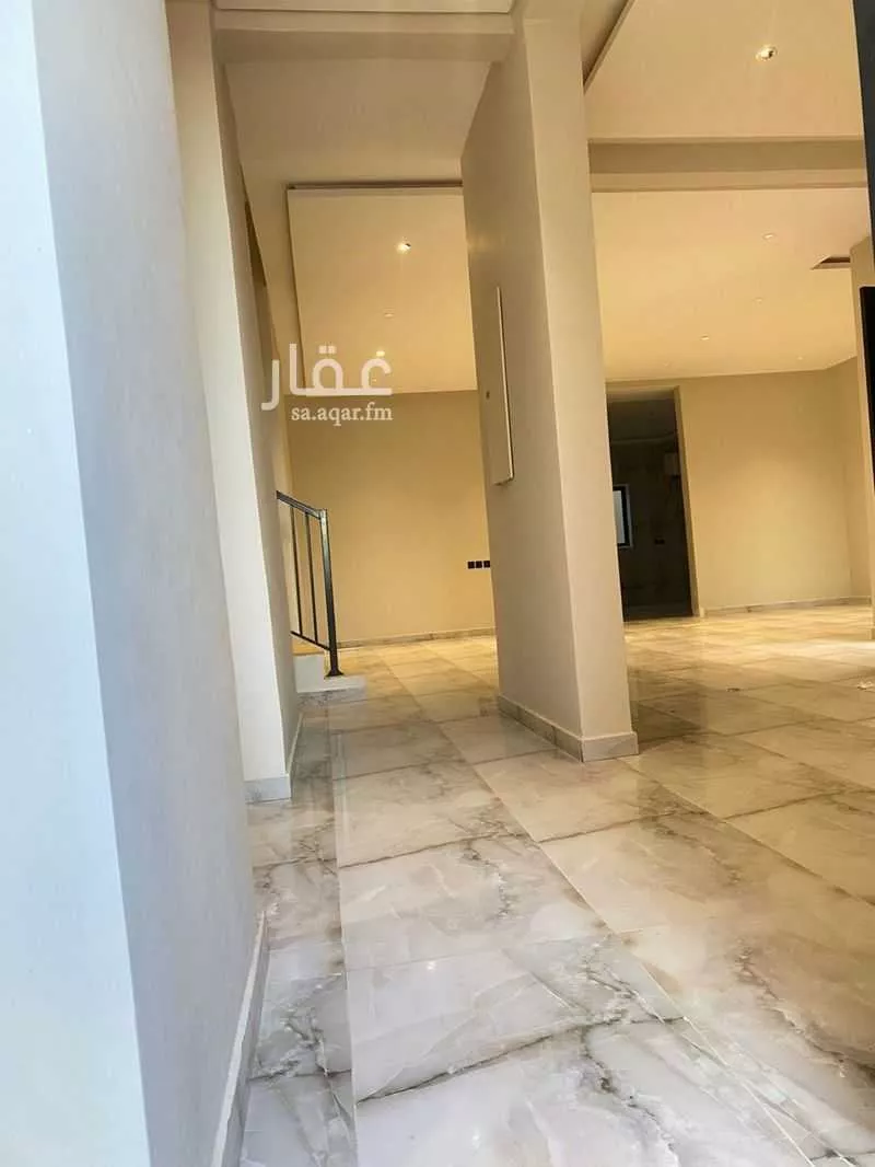 5 bedroom villa in Al Janadriyah 18