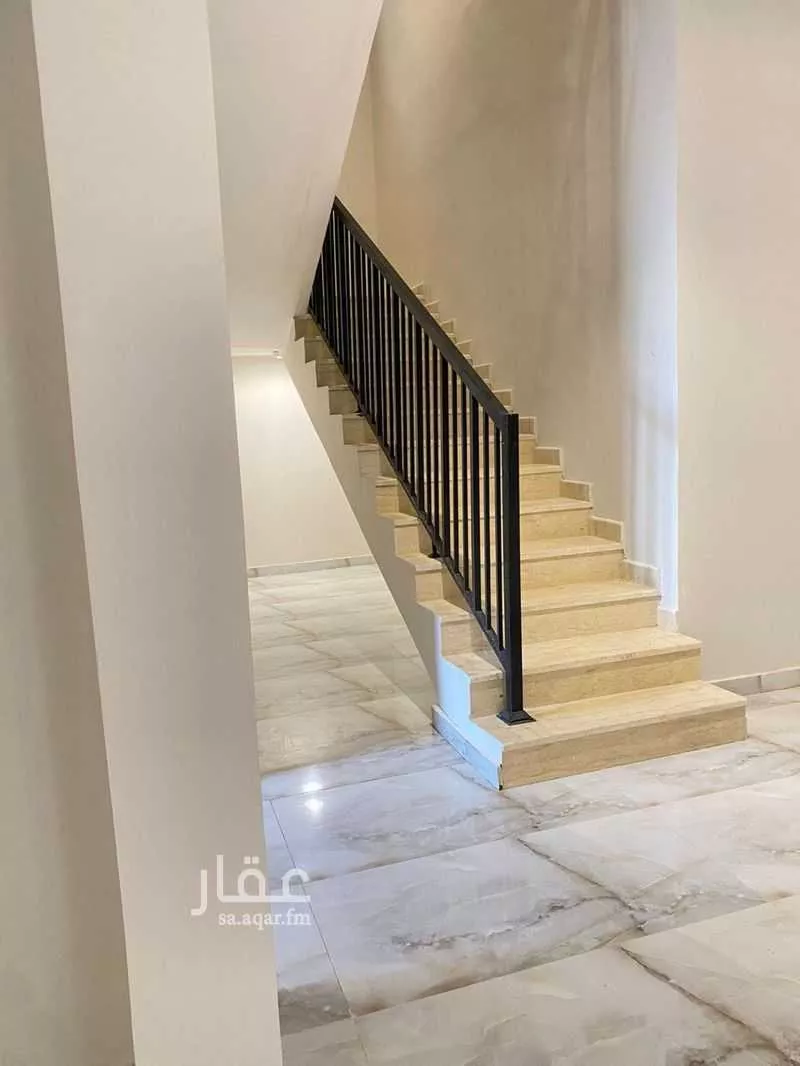 5 bedroom villa in Al Janadriyah 8