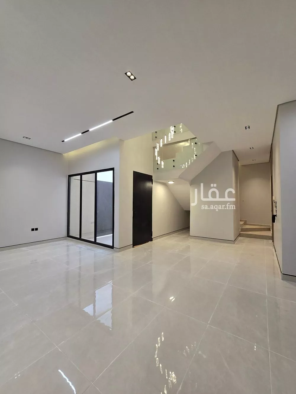 6 bedroom villa in Al Janadriyah 9