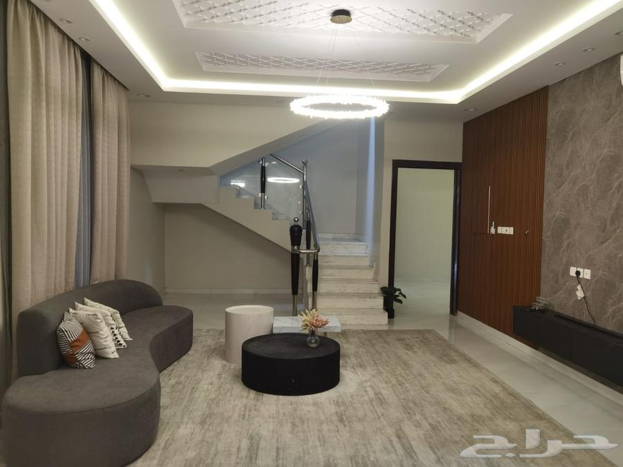 8 bedroom villa in Al Yarmouk 10