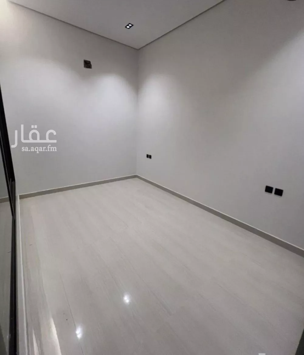 فيلا 5 غرف في السعادة 9