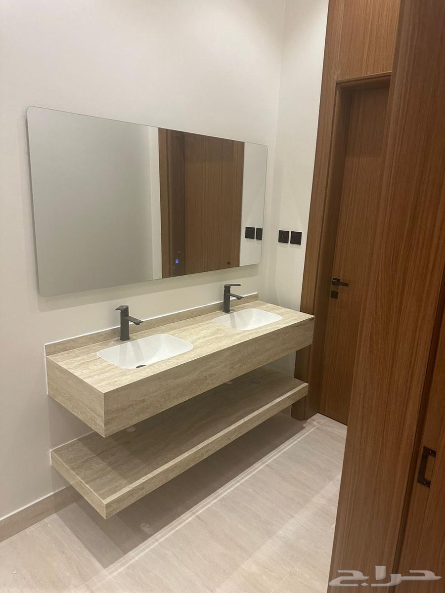 6 bedroom villa in Al Janadriyah 5