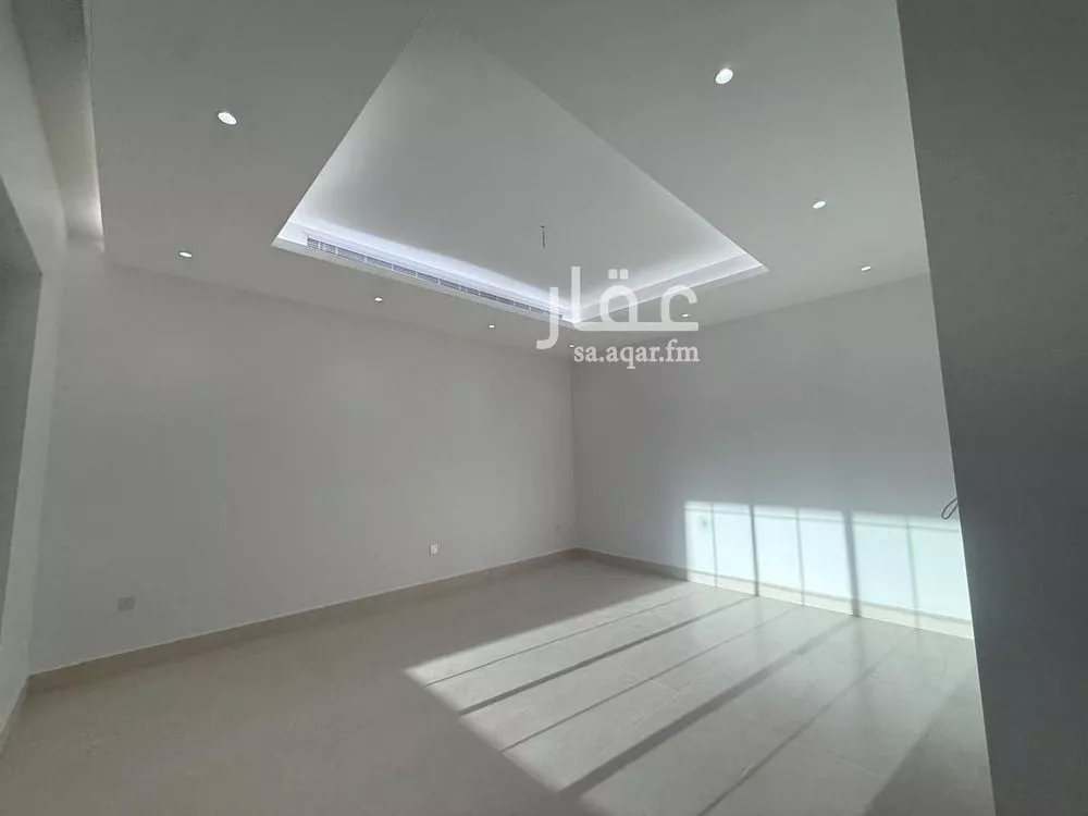 5 bedroom villa in Al Mahdiyyah 14