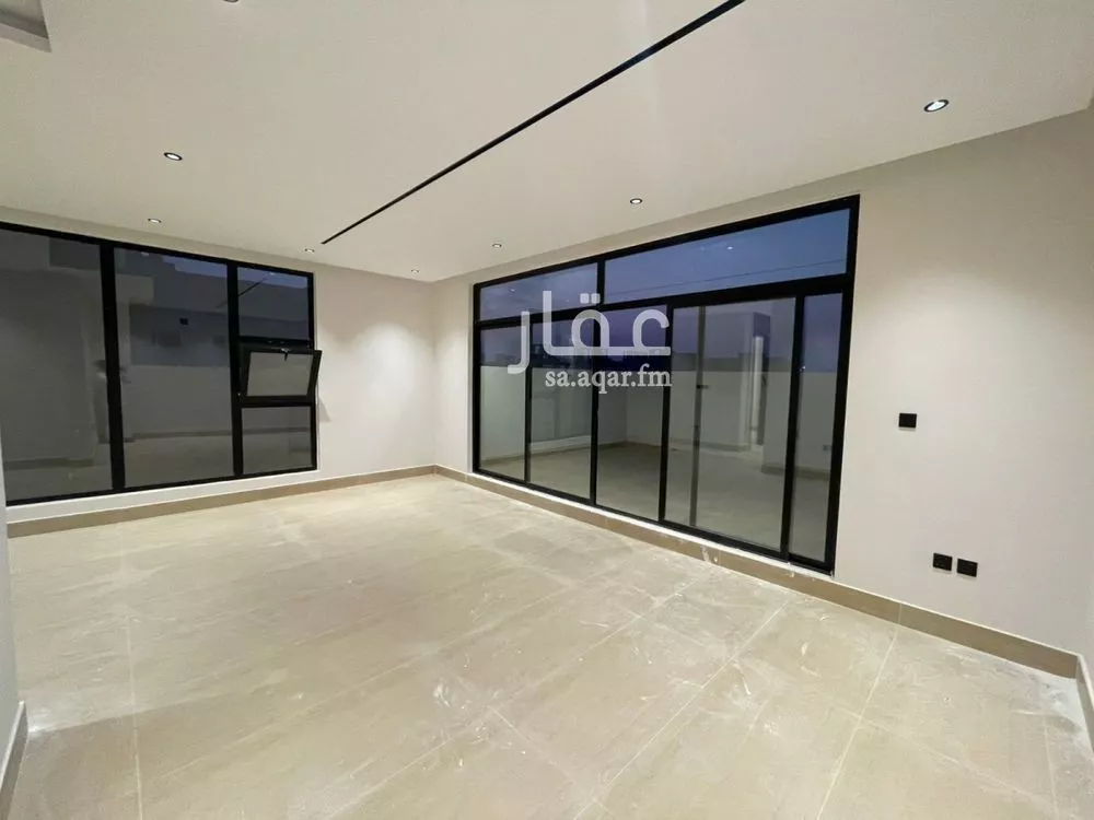 4 bedroom villa in Al Mahdiyyah 3