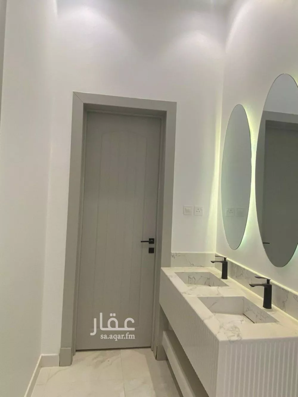 فيلا 8 غرف في الرمال 9