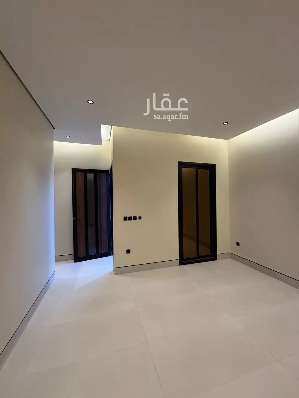 فيلا 4 غرف في العارض 6