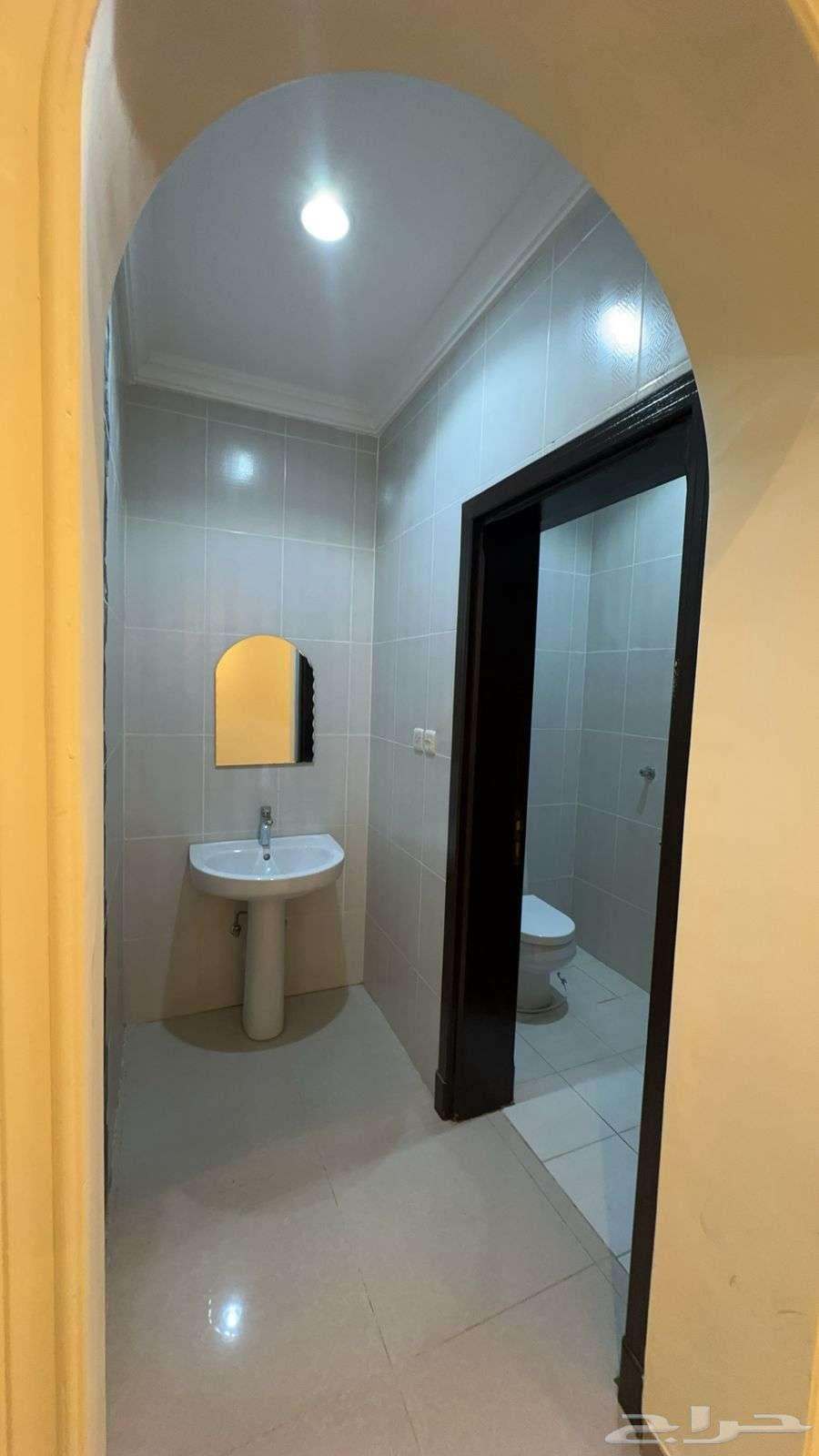 2 bedroom apartment in As Salhiyah 8