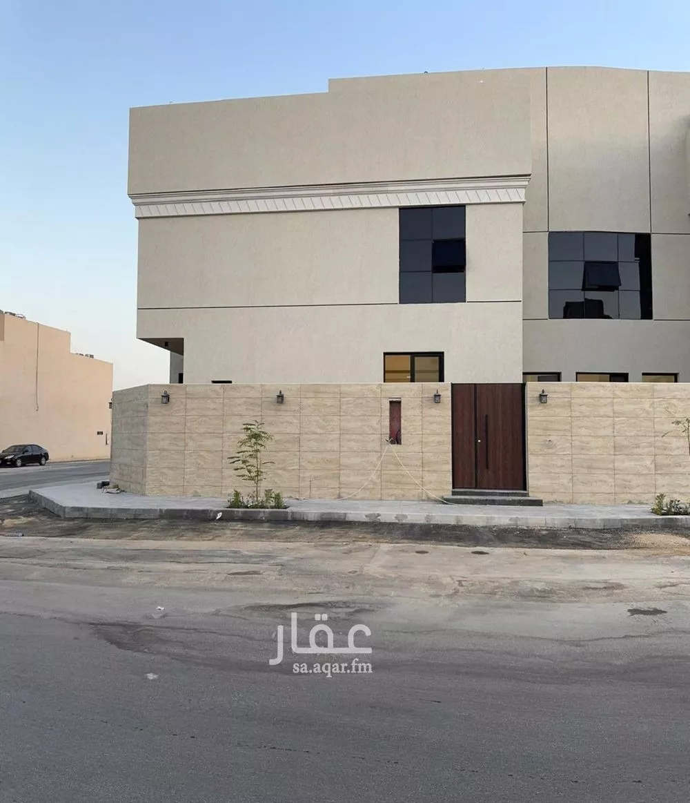 4 bedroom villa in Dhahrat Laban 3