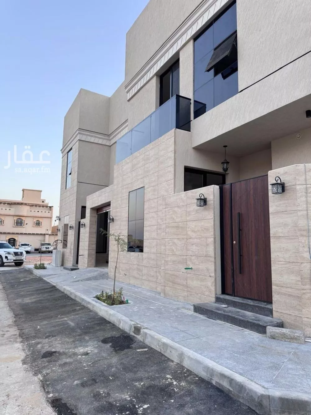 4 bedroom villa in Dhahrat Laban 4