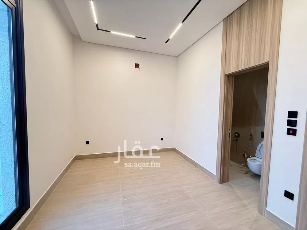5 bedroom villa in Al Mahdiyyah 4