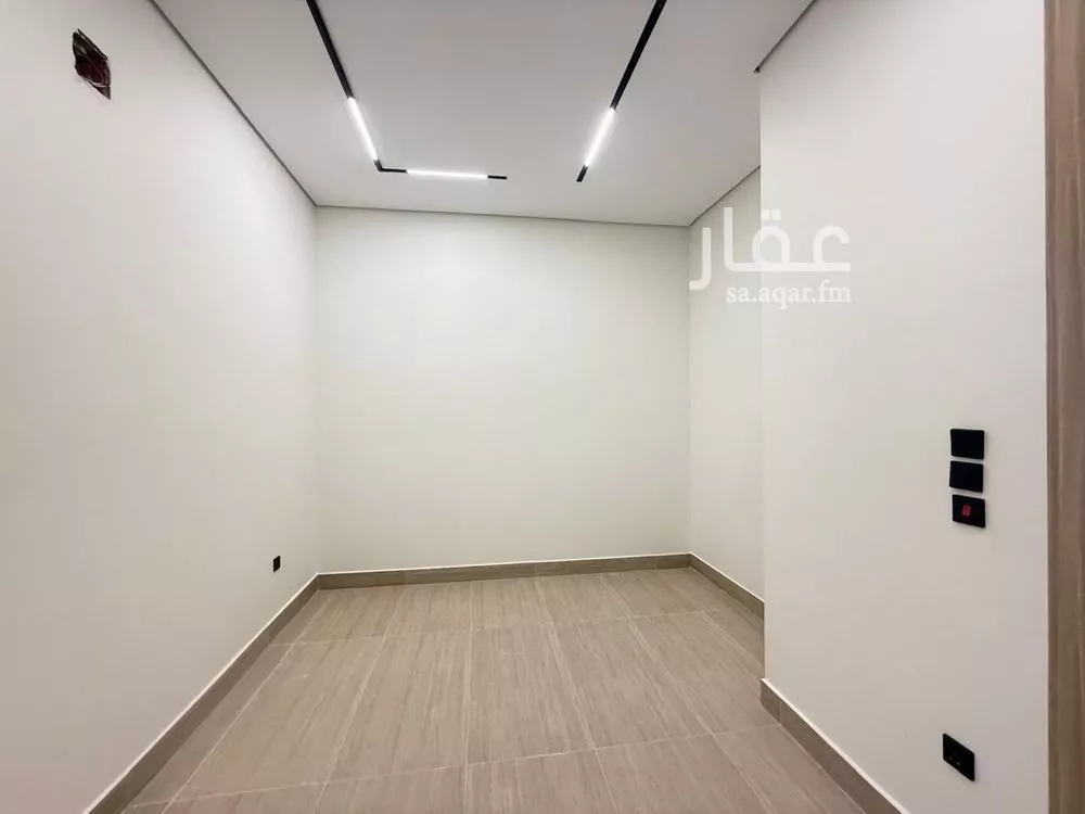 5 bedroom villa in Al Mahdiyyah 6
