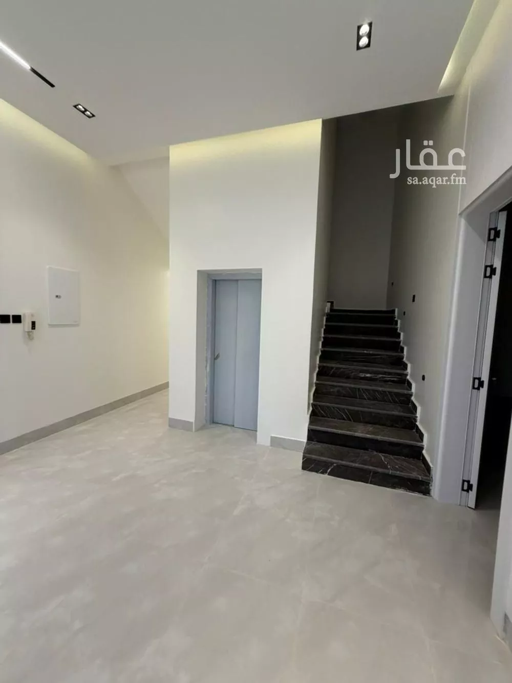 5 bedroom villa in Al Mahdiyyah 3