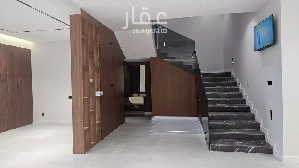 4 bedroom villa in Al Farouq 14