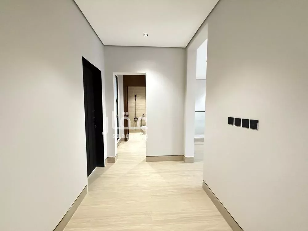 5 bedroom villa in Al Mahdiyyah 13