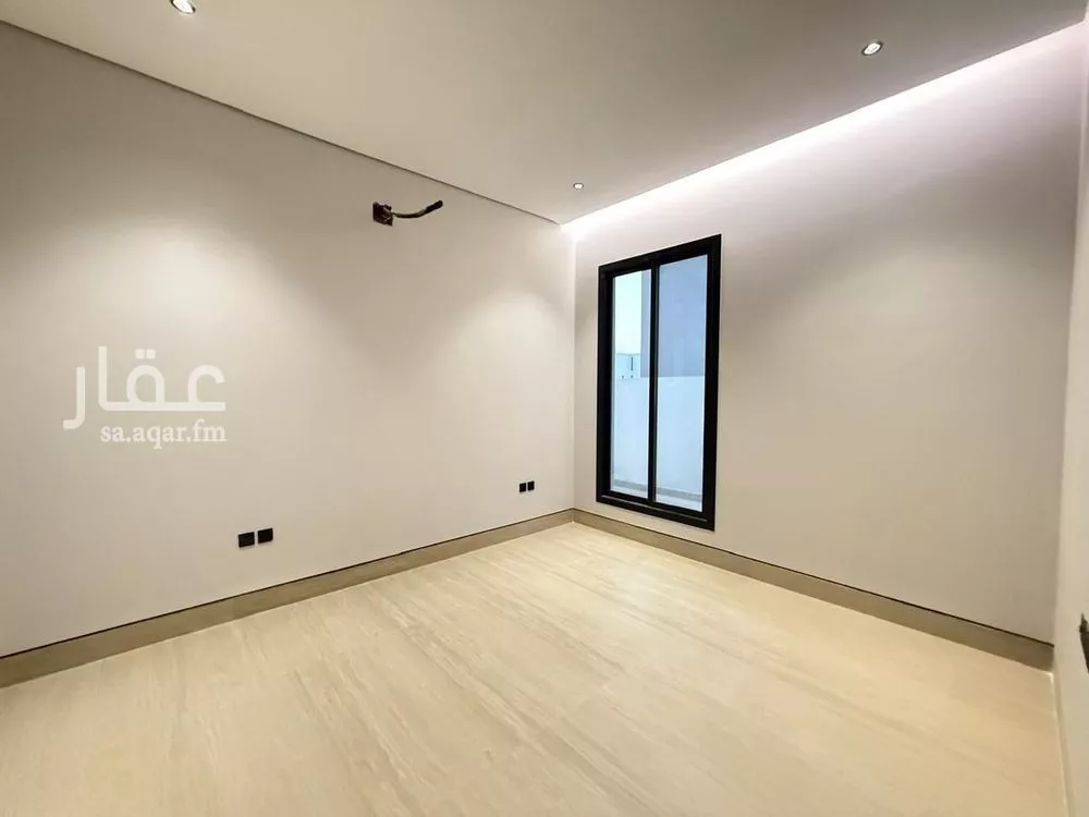 5 bedroom villa in Al Mahdiyyah 3