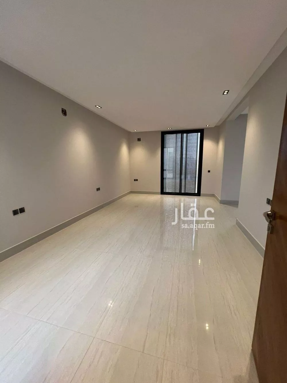 6 bedroom villa in Al Mahdiyyah 2