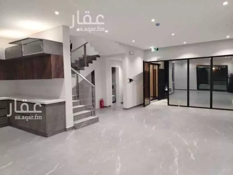 فيلا 5 غرف في العارض 6