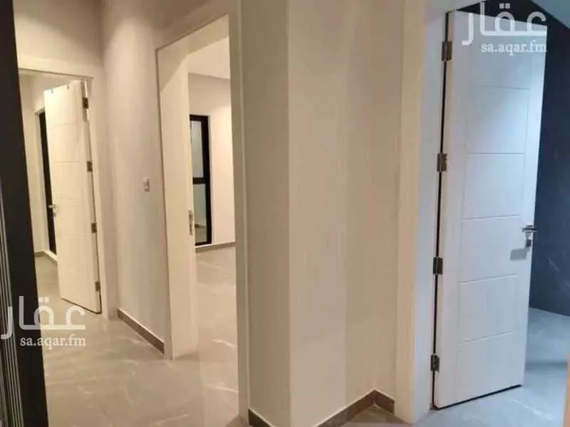 فيلا 5 غرف في العارض 8