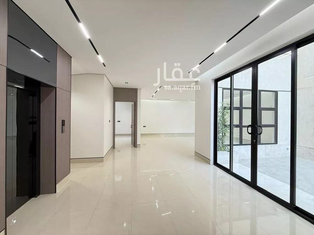5 bedroom villa in Al Mahdiyyah 7
