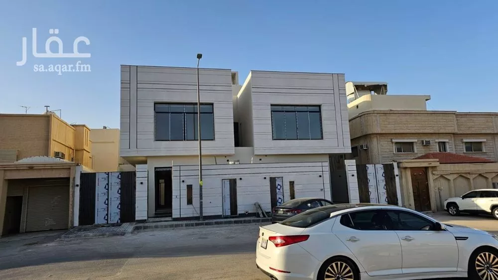 فيلا 5 غرف في الملك فيصل 4