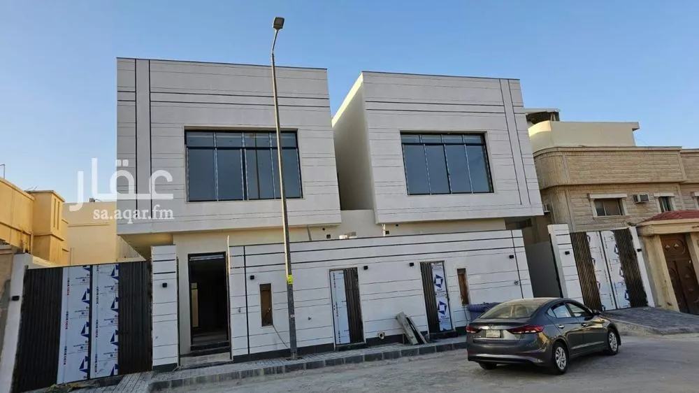 فيلا 5 غرف في الملك فيصل 8