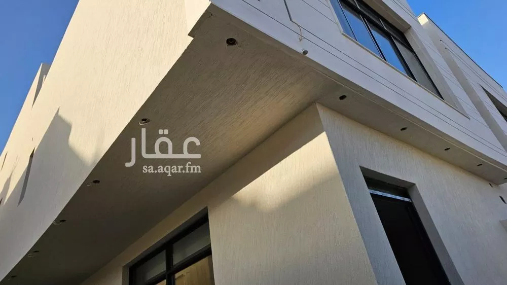 فيلا 5 غرف في الملك فيصل 10