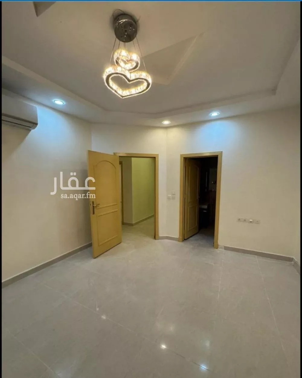 فيلا 5 غرف في الياسمين 2