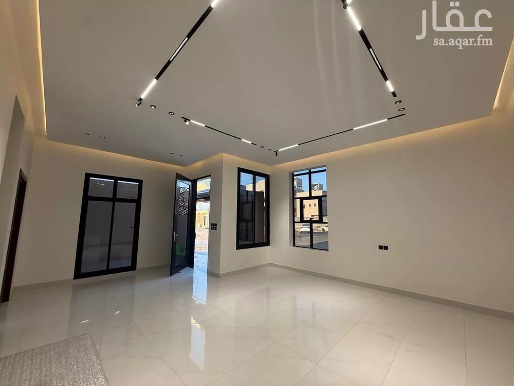 6 bedroom villa in Al Mahdiyyah 2