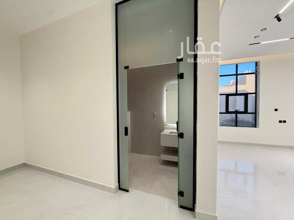 6 bedroom villa in Al Mahdiyyah 14