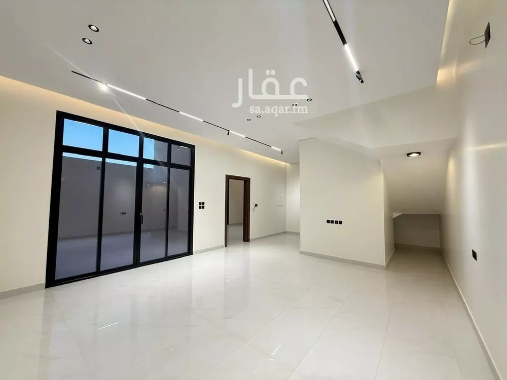 6 bedroom villa in Al Mahdiyyah 9