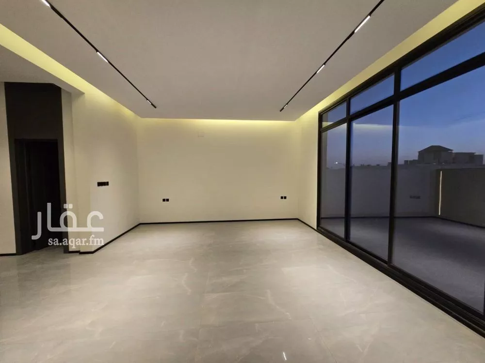 4 bedroom villa in Al Aridh 8
