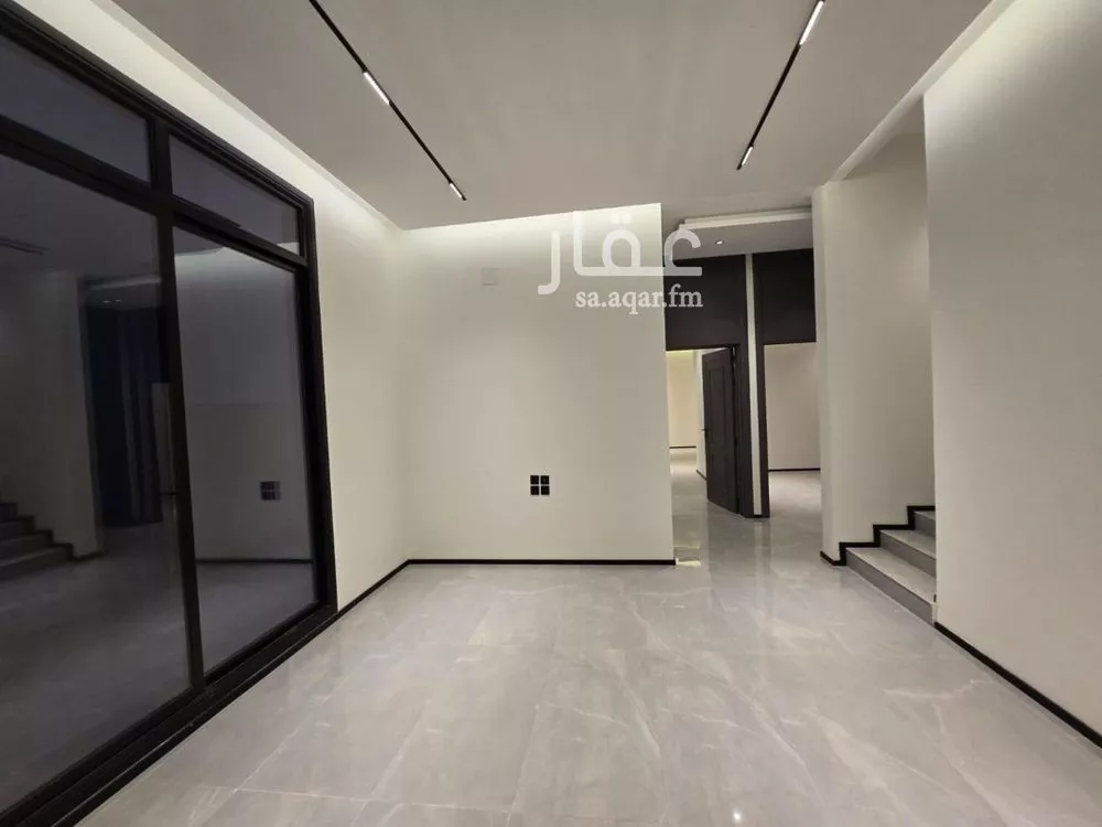 4 bedroom villa in Al Aridh 9