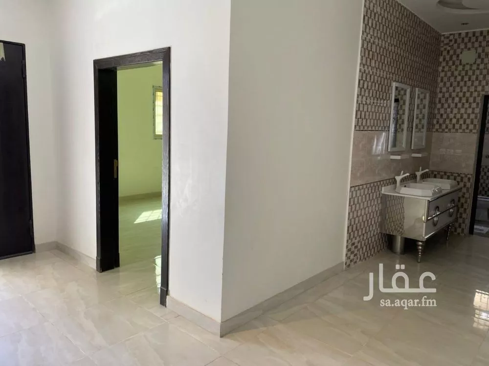 فيلا 4 غرف في ظهرة البديعة 13