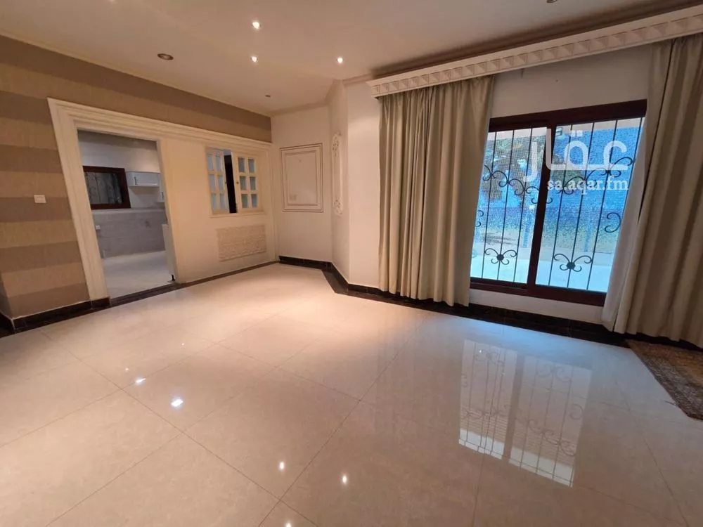 5 bedroom villa in Al Yasmin 3