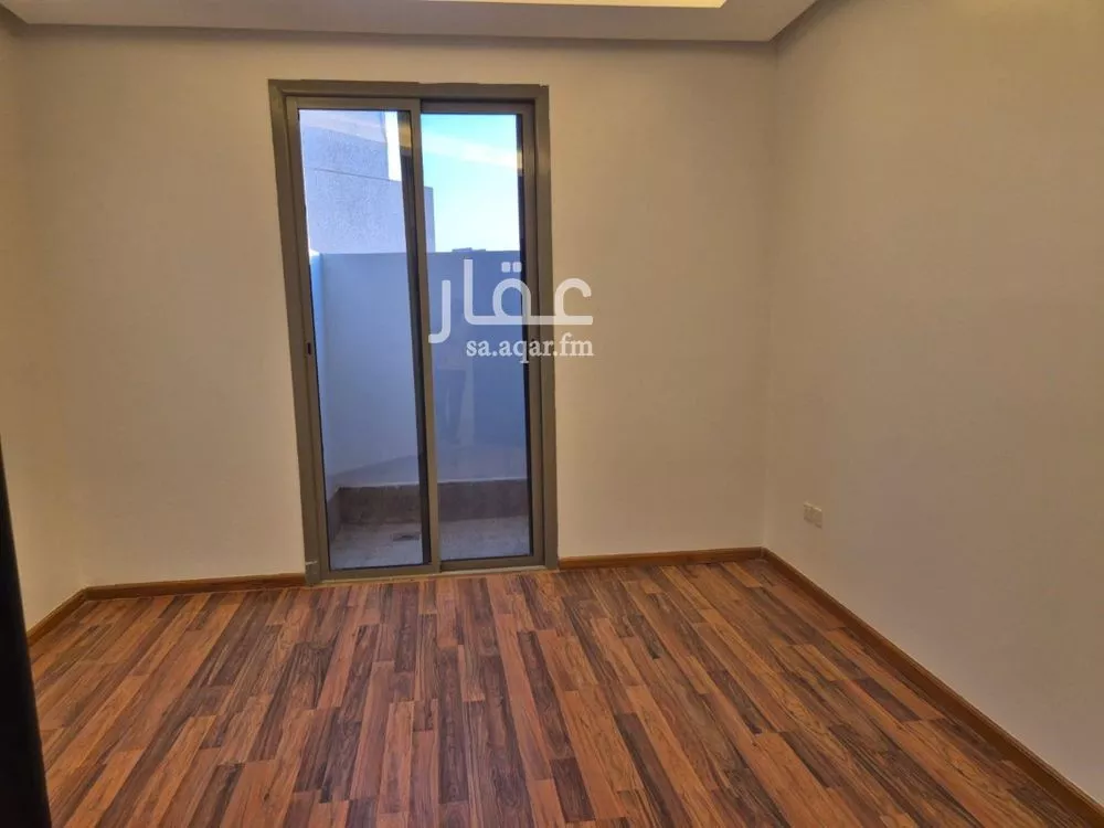 فيلا 6 غرف في العارض 3