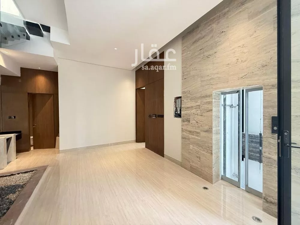 6 bedroom villa in Al Mahdiyyah 3