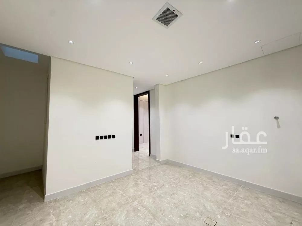 5 bedroom villa in Al Mahdiyyah 13