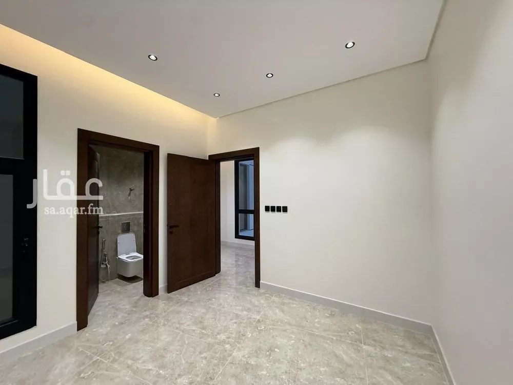 5 bedroom villa in Al Mahdiyyah 27