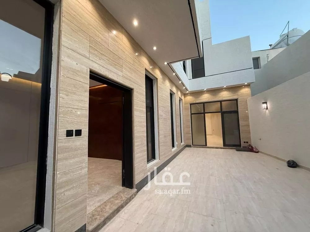 5 bedroom villa in Al Mahdiyyah 4