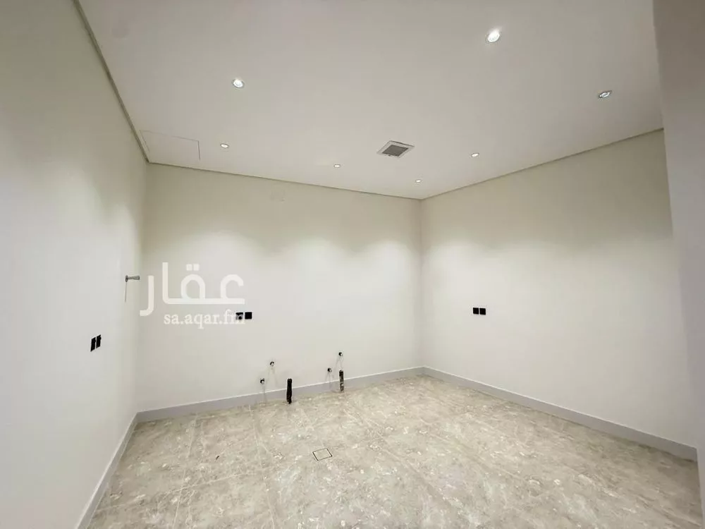 5 bedroom villa in Al Mahdiyyah 6