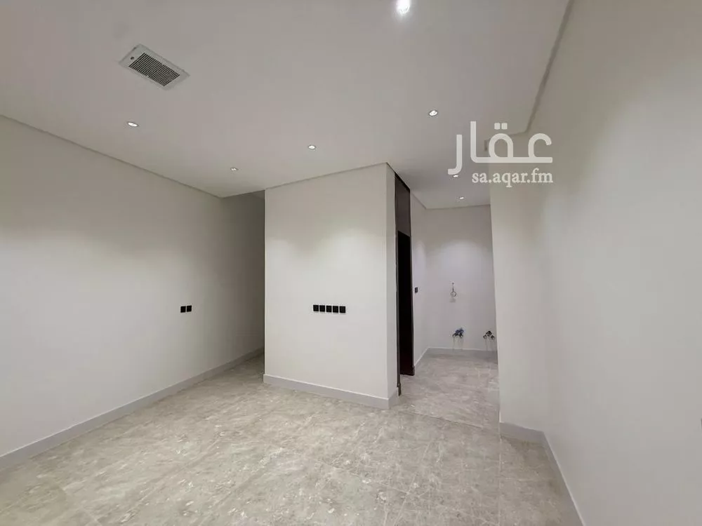 5 bedroom villa in Al Mahdiyyah 9