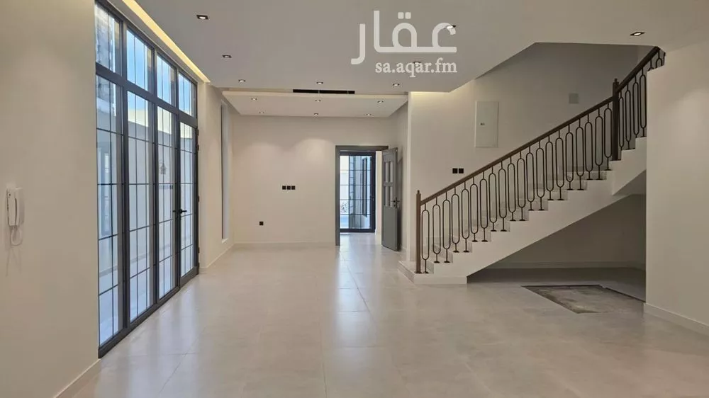 فيلا 5 غرف في الفاروق 15