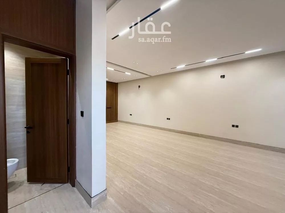 5 bedroom villa in Al Mahdiyyah 3