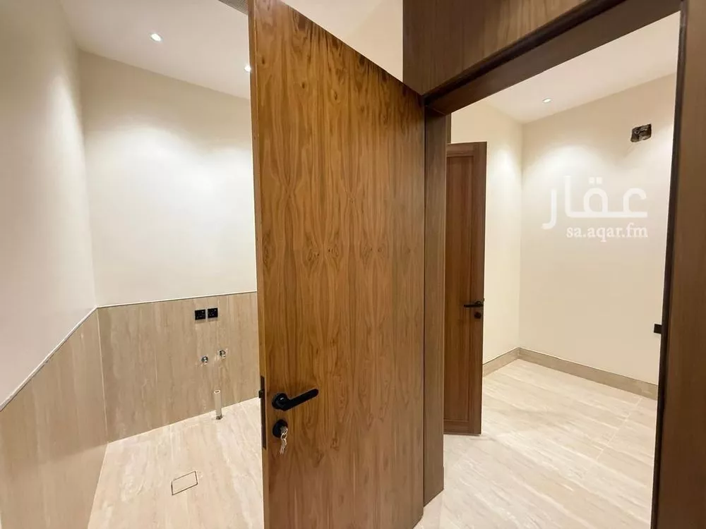 5 bedroom villa in Al Mahdiyyah 25