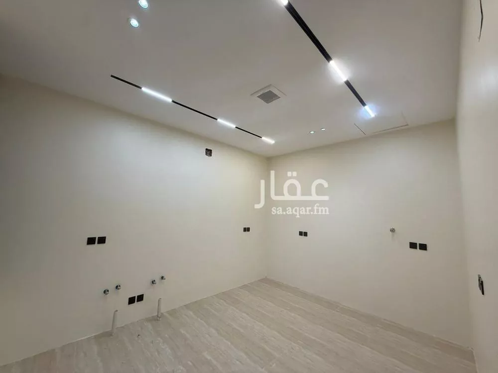 5 bedroom villa in Al Mahdiyyah 8