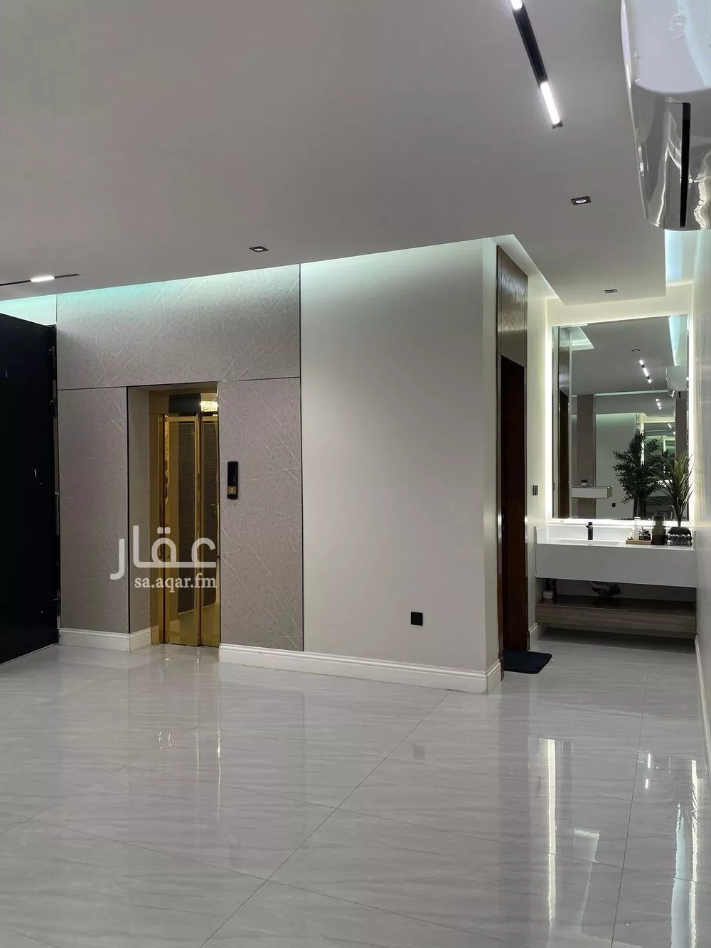 5 bedroom villa in Al Mahdiyyah 6