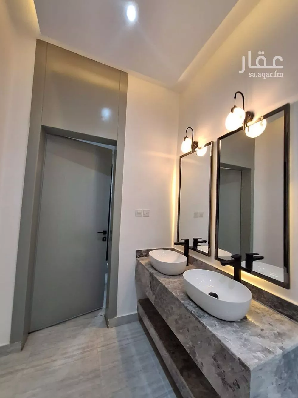 فيلا 15 غرف في الرمال 20